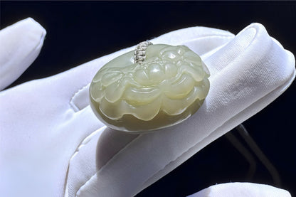 Natural Green Nephrite Hand Carved Peony Donut Pendant, Carved Nephrite Jade Peace Buckle Necklace，天然手雕牡丹花玉平安扣吊坠