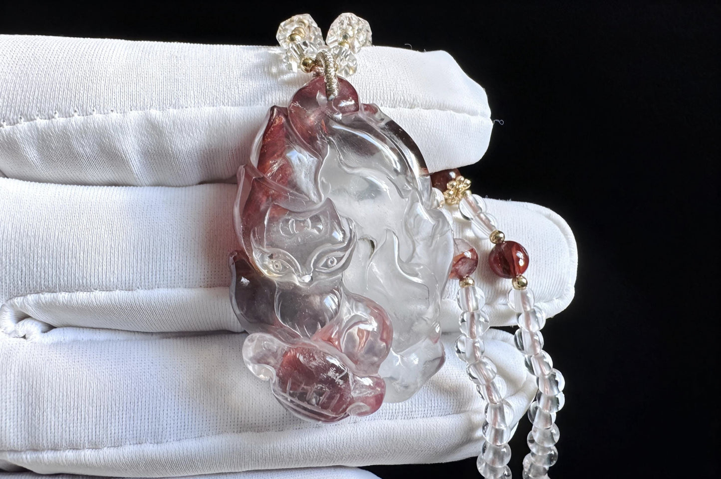 Natural Ox Blood Red Hematoid Quartz Hand Carved Fox Pendant, Ox Blood Red Hematoid Quartz Nine Tailed Fox Pendant, 天然牛血红胶花闪片九尾狐吊坠