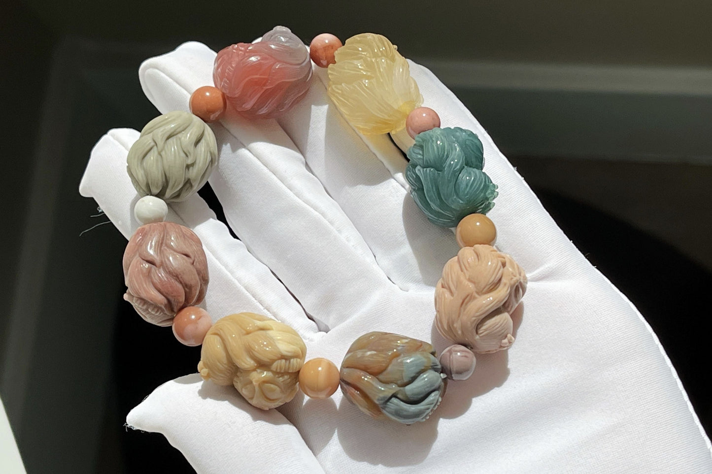 Top Grade Natural Alashan, African, and Hulun Buir Agate Hand Carved Nine Tailed Fox Bracelet, 天然原矿玉化阿拉善非红玛瑙呼伦贝尔玛瑙手工雕刻九尾趴趴狐手串