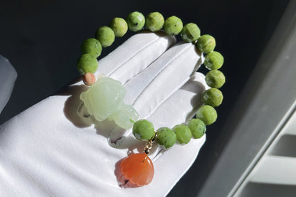 Natural Canadian Green Nephrite Bracelet with Xiu Jade Hand Carved Cat Girl and Nanhong Shell Charm, 天然加拿大碧玉手串配岫岩玉手工雕小猫女南红贝壳提溜