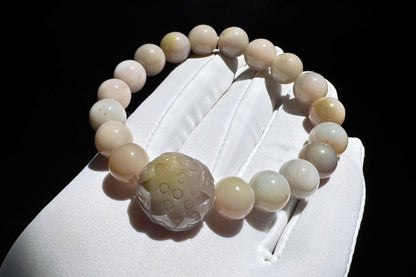 Natural Yanyuan Agate Beaded Bracelet in Pastel Colors and Carved Yanyuan Lotus Charm, 天然盐源玛瑙马卡龙色系圆珠手串搭配盐源莲花珠