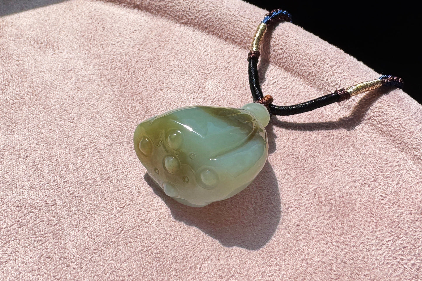 Natural Hetian Nephrite Lotus Pendant in Blue and Brown Sugar Color, Nephrite Jade Carved Lotus Pod Pendant, 天然和田玉蓝带糖色小莲蓬吊坠