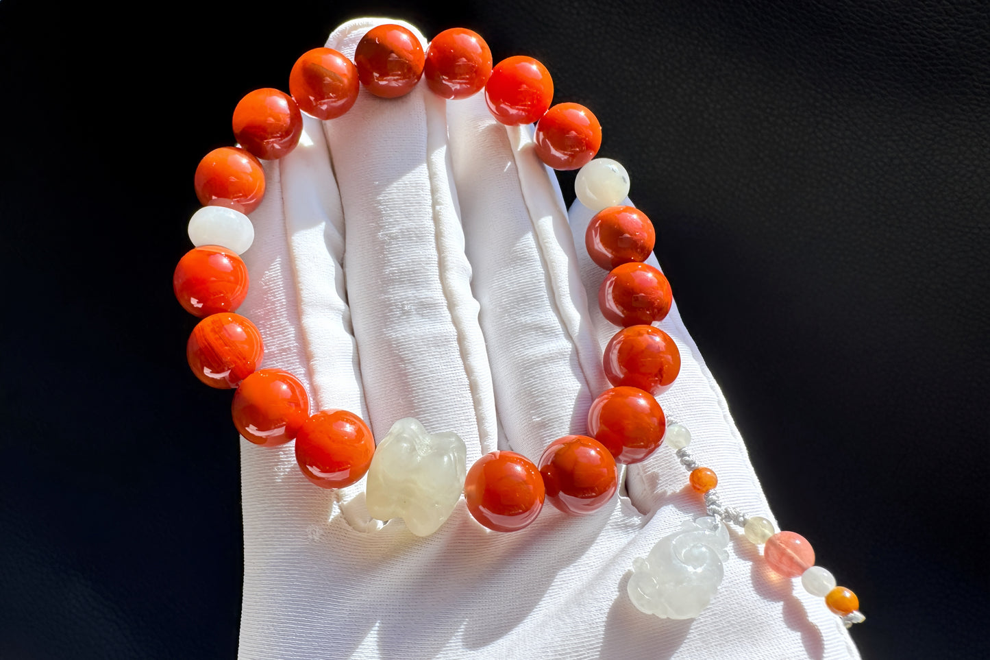 Natural High Grade Nanhong Agate Beaded Bracelet, Bracelet made with Nanhong, Nephrite, jadeite jade, 天然南红玛瑙瓦西锦红圆珠手串搭配和田玉并蒂莲A货翡翠如意