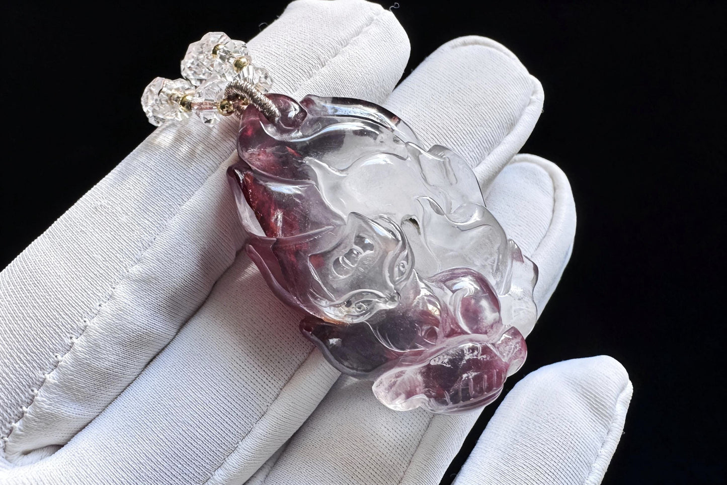 Natural Ox Blood Red Hematoid Quartz Hand Carved Fox Pendant, Ox Blood Red Hematoid Quartz Nine Tailed Fox Pendant, 天然牛血红胶花闪片九尾狐吊坠