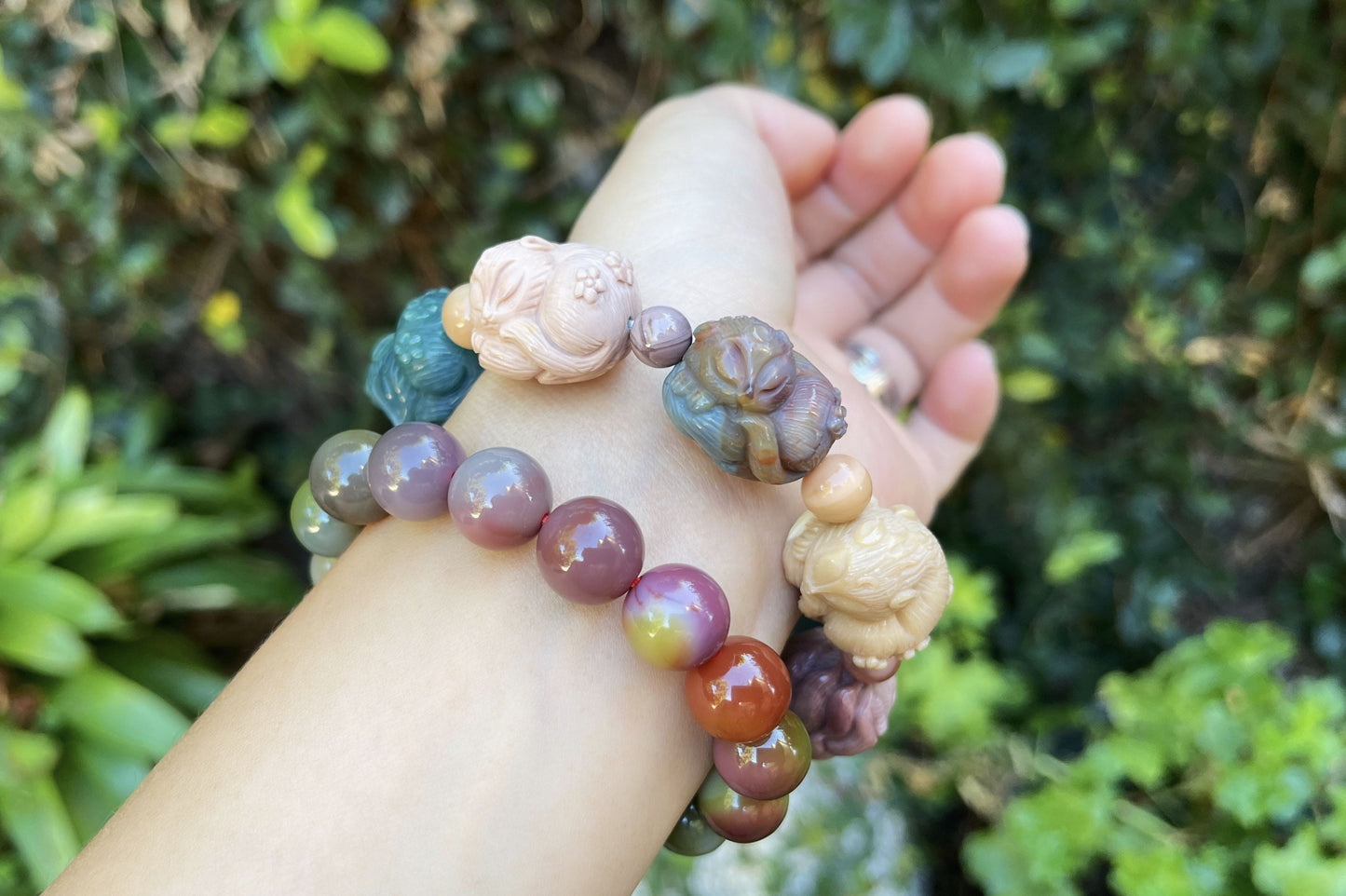 Top Grade Natural Alashan, African, and Hulun Buir Agate Hand Carved Nine Tailed Fox Bracelet, 天然原矿玉化阿拉善非红玛瑙呼伦贝尔玛瑙手工雕刻九尾趴趴狐手串