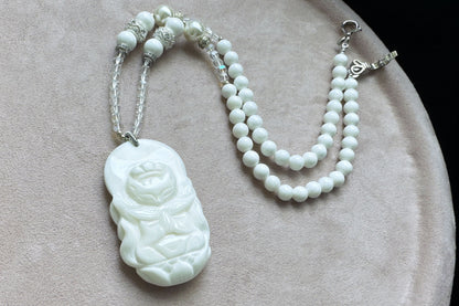 Natural Tridacnae Fox Spirit Pendant Necklace, Hand Carved Tridacnae Fluted Giant Clam Nine Tailed Fox, 天然砗磲全玉化料手工雕刻九尾狐修仙吊坠配砗磲珠链