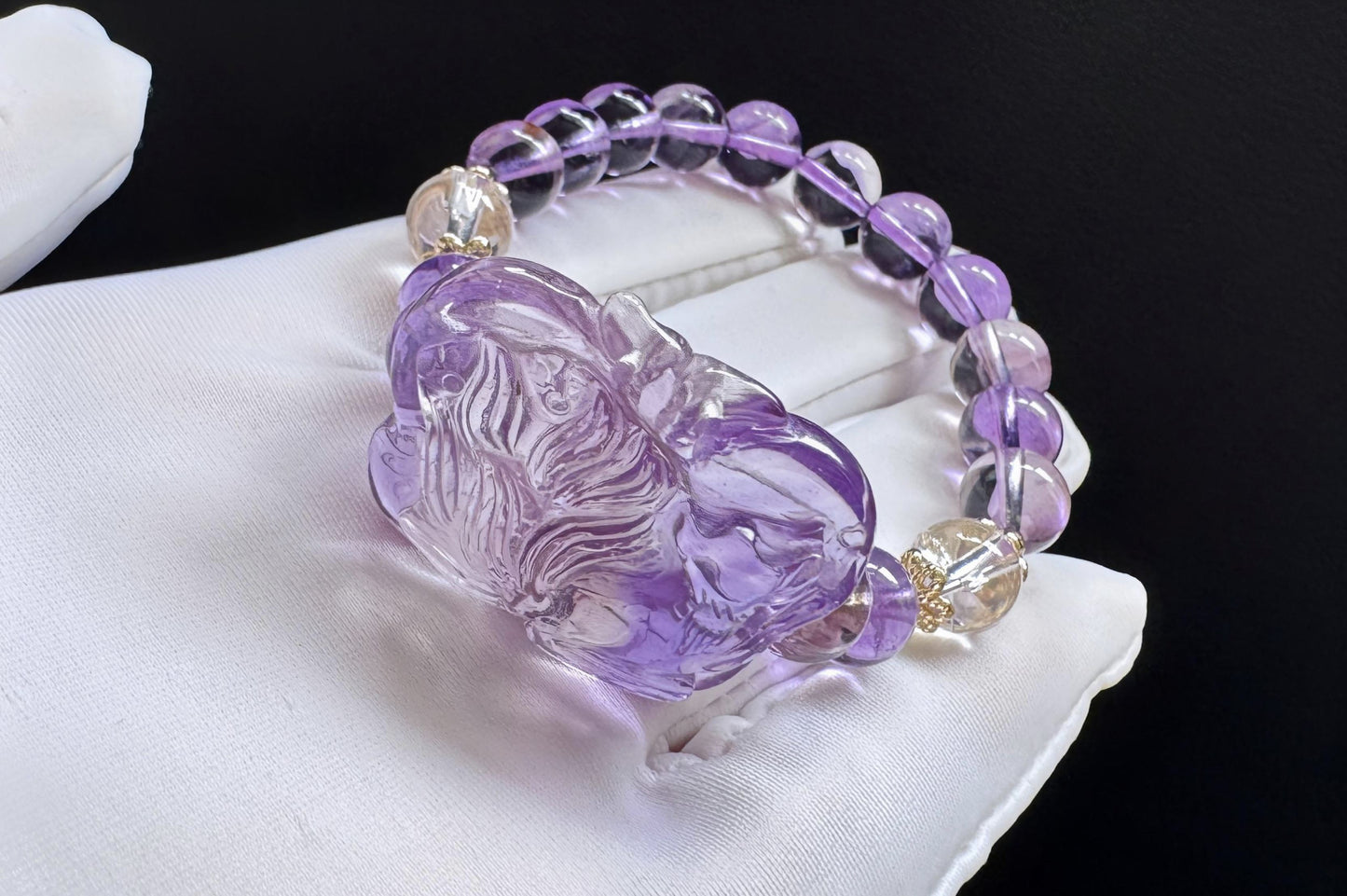 Natural High Grade Brazilian Amethyst Hand Carved Butterfly Nine Tailed Fox and Amethyst Beaded Bracelet, 天然精品巴西紫水晶手工精雕九尾狐蝴蝶搭配紫水晶手串