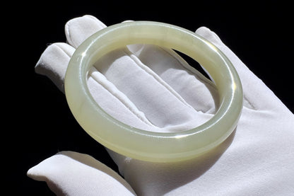 52mm Certified Natural Nephrite Bangle in Light Green Color, Nephrite Jade Bangle, 天然绿底晴水玉手镯