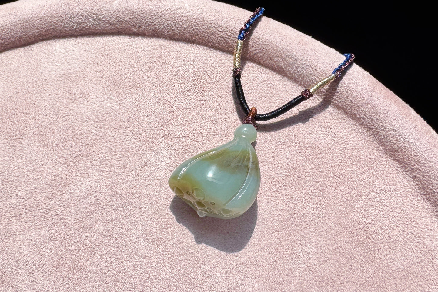 Natural Hetian Nephrite Lotus Pendant in Blue and Brown Sugar Color, Nephrite Jade Carved Lotus Pod Pendant, 天然和田玉蓝带糖色小莲蓬吊坠