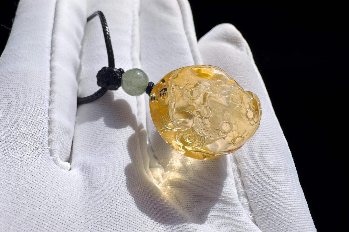 High Grade Natural Brazilian Citrine Hand Carved Frog on Lotus Pod Pendant, Citrine Toad Necklace, Carved Citrine Pendant, 天然精品巴西黄手工精雕呱呱来财吊坠