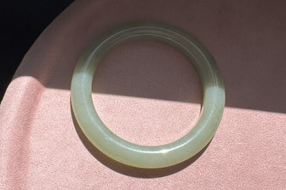 56mm Natural Hetian Nephrite Jade Bangle in Light Green Color, Icy Nephrite Bangle, 天然和田玉青海料晴水色圆镯手镯