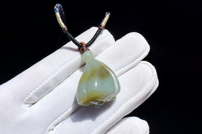 Natural Hetian Nephrite Lotus Pendant in Blue and Brown Sugar Color, Nephrite Jade Carved Lotus Pod Pendant, 天然和田玉蓝带糖色小莲蓬吊坠