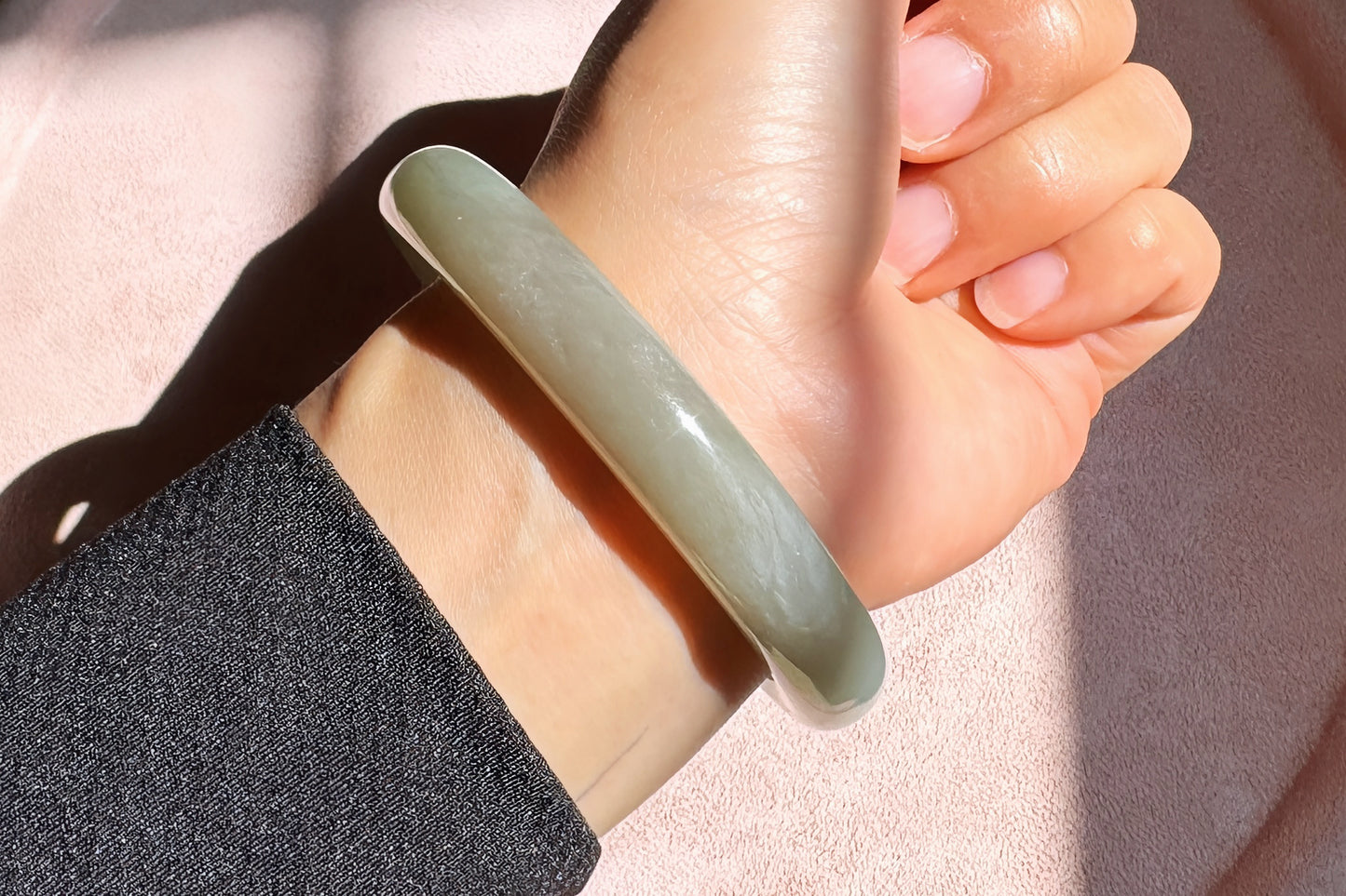 59mm Certified Natural Hetian Nephrite Jade Bangle in Light Green and Smokey Purple Colors, Nephrite Bangle with Certificate, 天然和田玉青海料绿色带烟紫色手镯