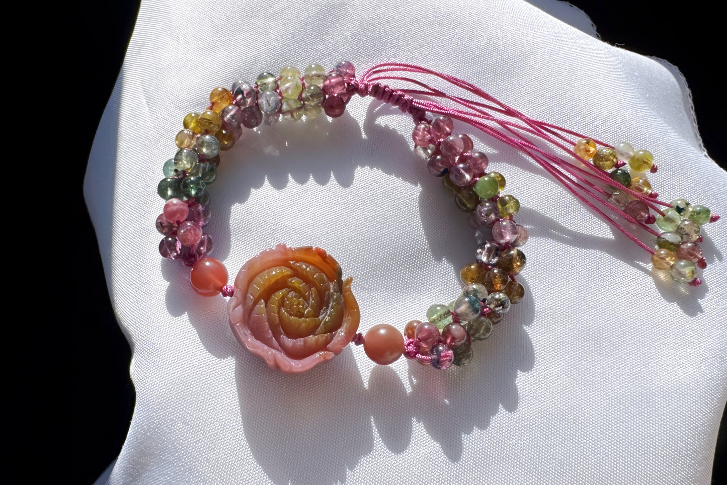 Natural Tourmaline Braided Bracelet with Carved Yanyuan Origin Agate Flower Charm, Yan-yuan and Tourmaline Bracelet, 天然手编碧玺小米珠手链搭配盐源花牌