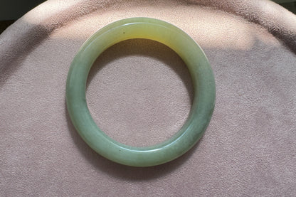 56mm Natural Hetian Nephrite Jade Bangle in Light Green Color, Icy Nephrite Bangle, 天然和田玉青海料晴水色圆镯手镯