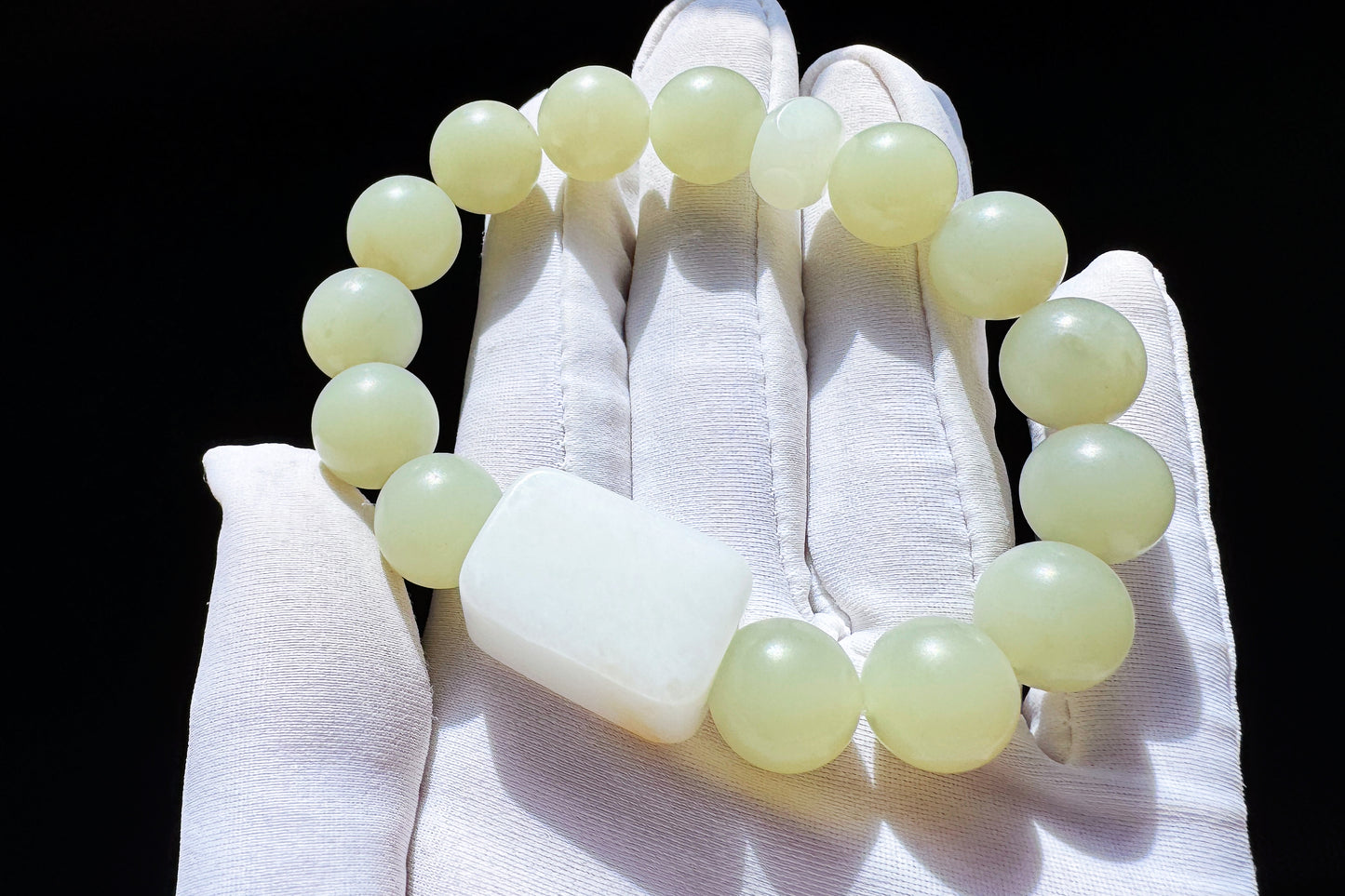 Natural Light Green Nephrite Beaded Bracelet with White Nephrite Cube, Satin Polished Nephrite Bracelet, 天然柔光且末油膏和田玉手串搭配俄白俏糖牌