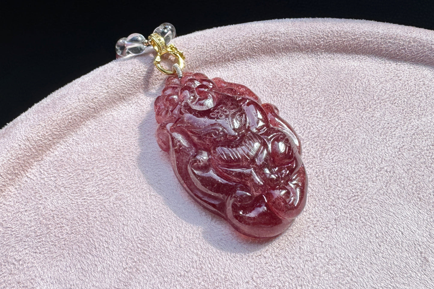 Top Grade Pigeon Blood Strawberry Quartz Hand Carved Nine Tailed Fox Pendant, Carved Strawberry Quartz Crystal, 天然极品鸽血红草莓晶手工雕刻九尾狐吊坠