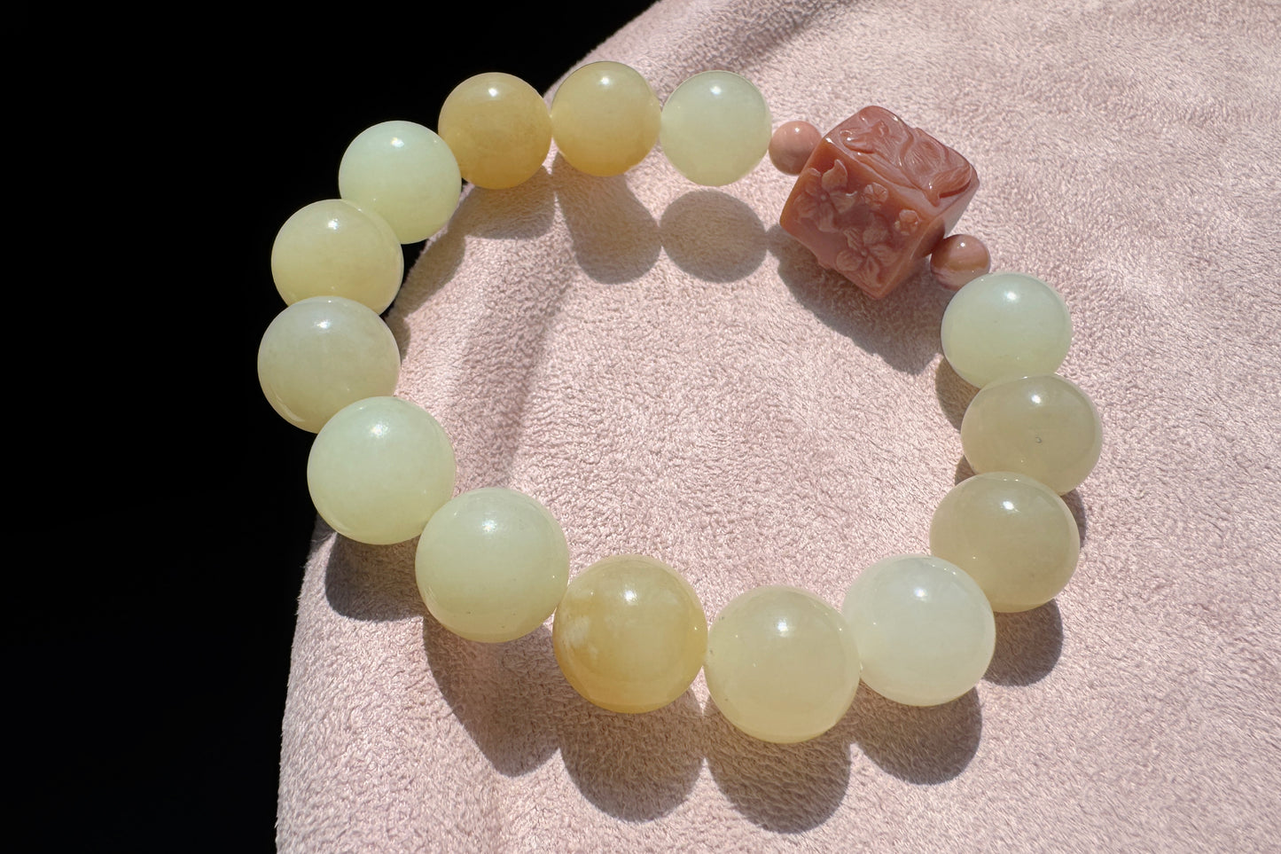 11mm Natural Hetian Nephrite Bracelet with Top Grade Alashan Hand Carved Nine Tailed Fox Cube, Nephrite Jade Bracelet, 天然蜂蜜水糖玉手串搭配玉化阿拉善手工精雕九尾狐方糖