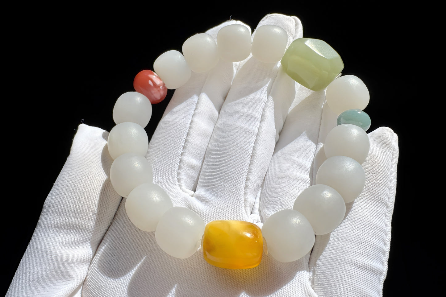 Natural Smokey Gray Hetian Nephrite Bracelet with Faceted Green Nephrite, Nanhong Agate, Blue Jadeite Jade, Nephrite Jade, 天然浅烟灰老型珠+晴水钻切+蓝翡+奶盖南红