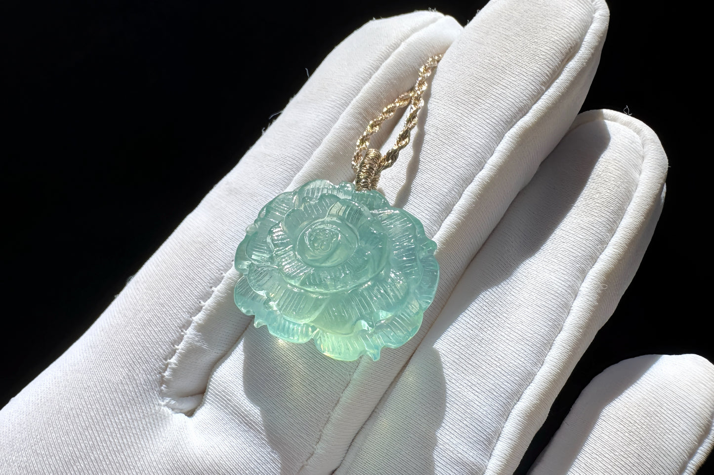 Certified Natural Green Aquamarine Carved Flower Pendant, Green Beryl with Mica inclusions, March Birthstone, 天然绿色海蓝宝雕刻花花吊坠