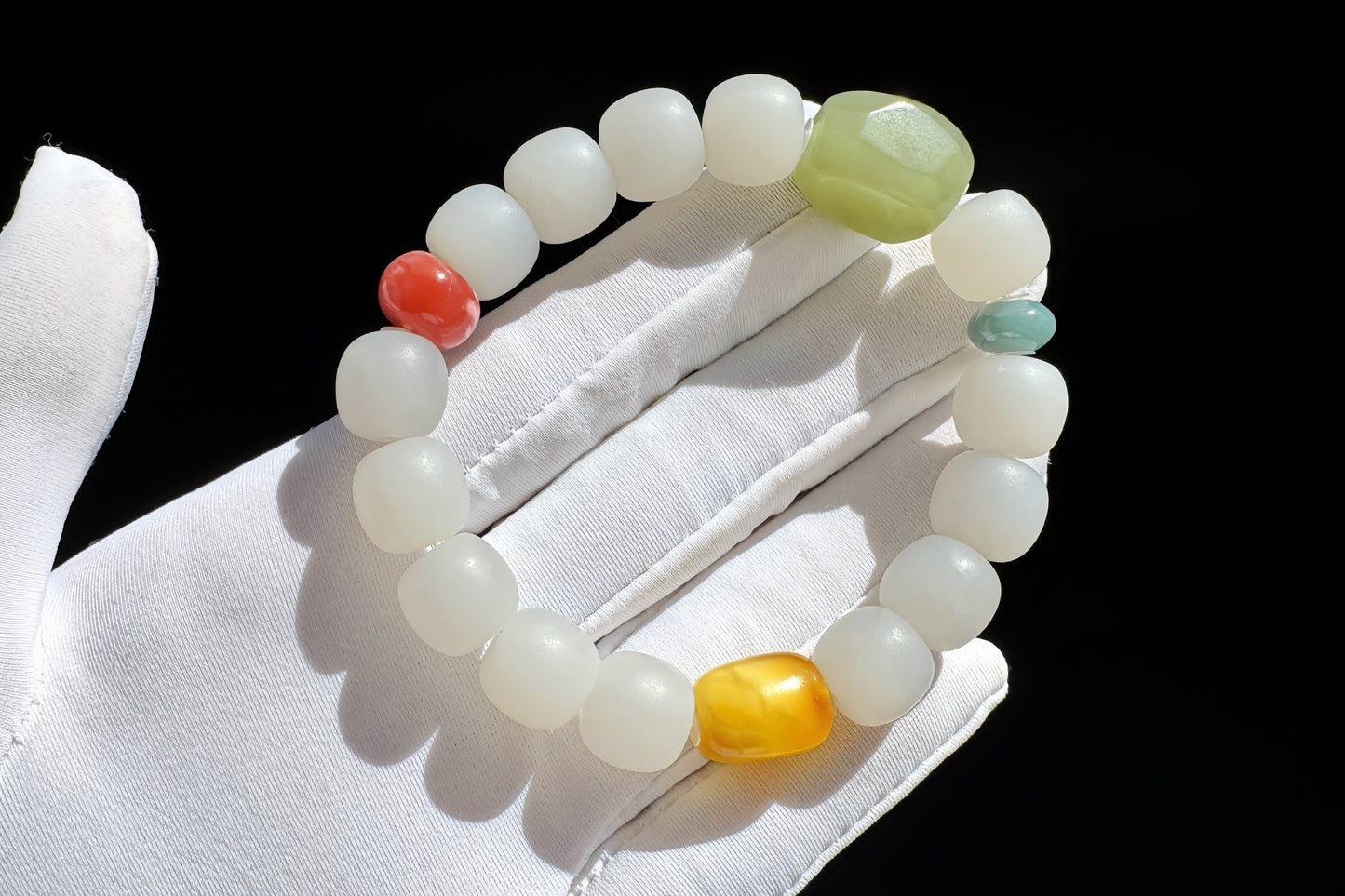 Natural Smokey Gray Hetian Nephrite Bracelet with Faceted Green Nephrite, Nanhong Agate, Blue Jadeite Jade, Nephrite Jade, 天然浅烟灰老型珠+晴水钻切+蓝翡+奶盖南红