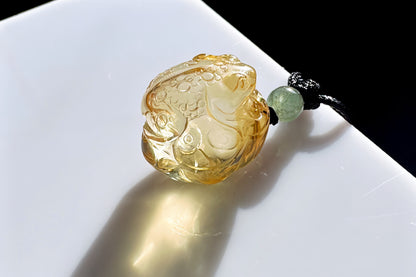 High Grade Natural Brazilian Citrine Hand Carved Frog on Lotus Pod Pendant, Citrine Toad Necklace, Carved Citrine Pendant, 天然精品巴西黄手工精雕呱呱来财吊坠
