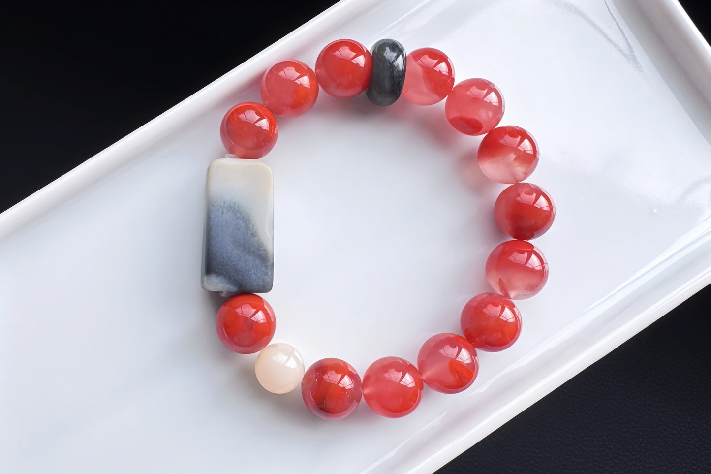 Natural Nanhong Agate Bracelet with Black and White Nephrite Jade, Untreated Nanhong Agate Beads, 天然冰飘火焰南红珠配水墨青花和田玉手串
