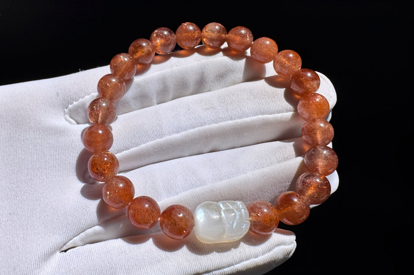 Natural Red Skeletal Golden Sunstone Beaded Bracelet, Natural Moonstone Carved PiXiu Charm, Sunstone Bracelet, 天然无优化黑骨干红金沙太阳石水晶手串搭配月光石貔貅