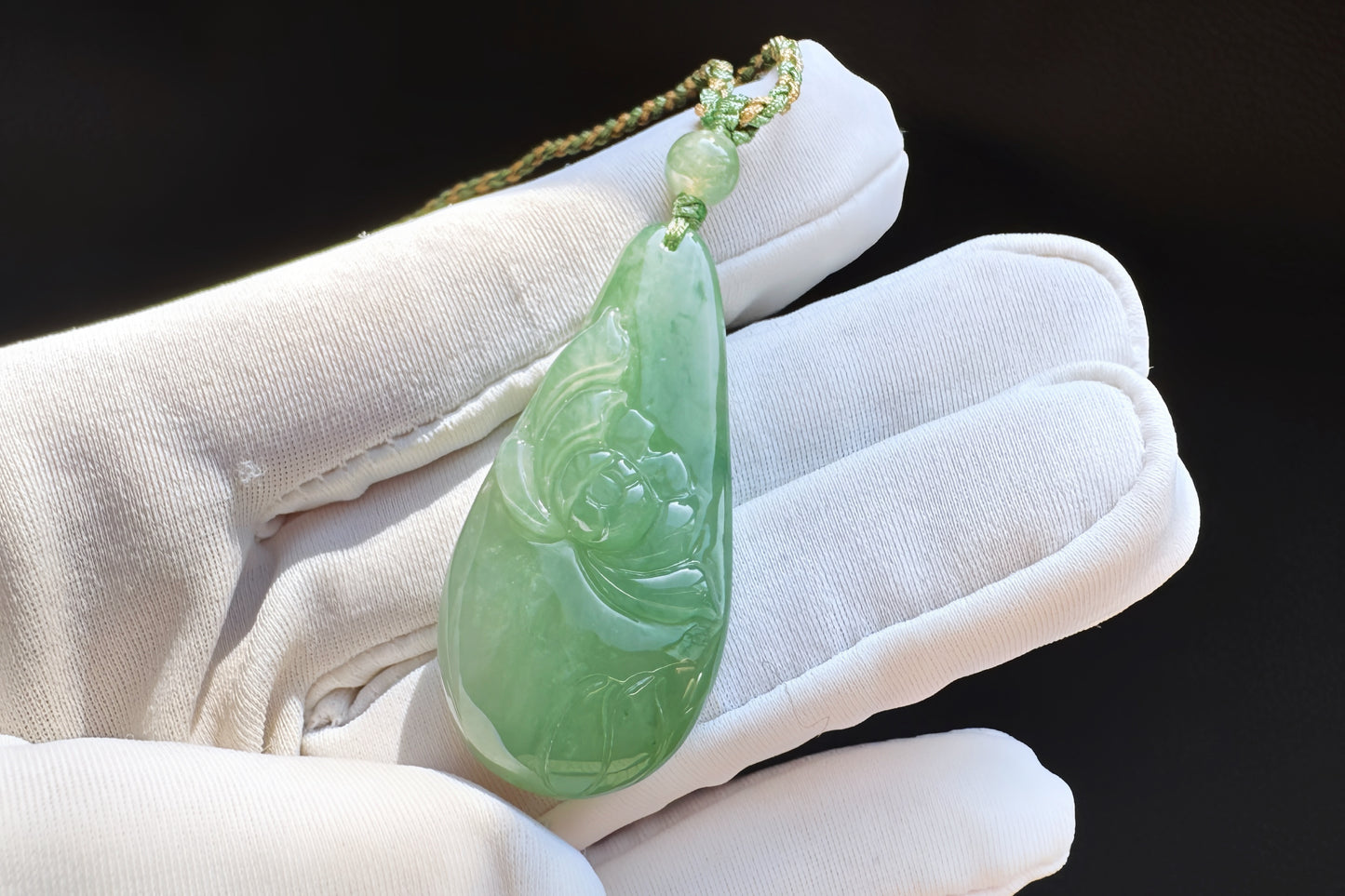 Certified Natural Grade A Jadeite Jade Pendant, Carved Jade Lotus Flower Pendant, 天然缅甸A货翡翠老坑冰晴绿随形荷花吊坠