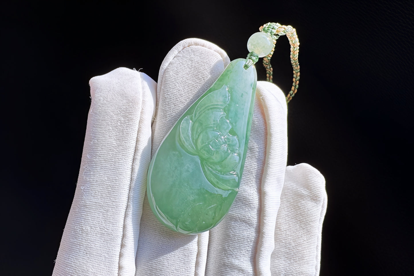 Certified Natural Grade A Jadeite Jade Pendant, Carved Jade Lotus Flower Pendant, 天然缅甸A货翡翠老坑冰晴绿随形荷花吊坠